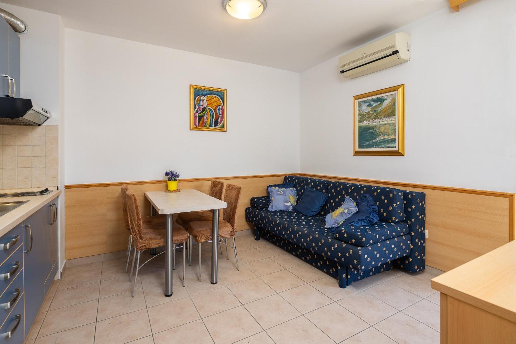 Sunny Apartment Makarska