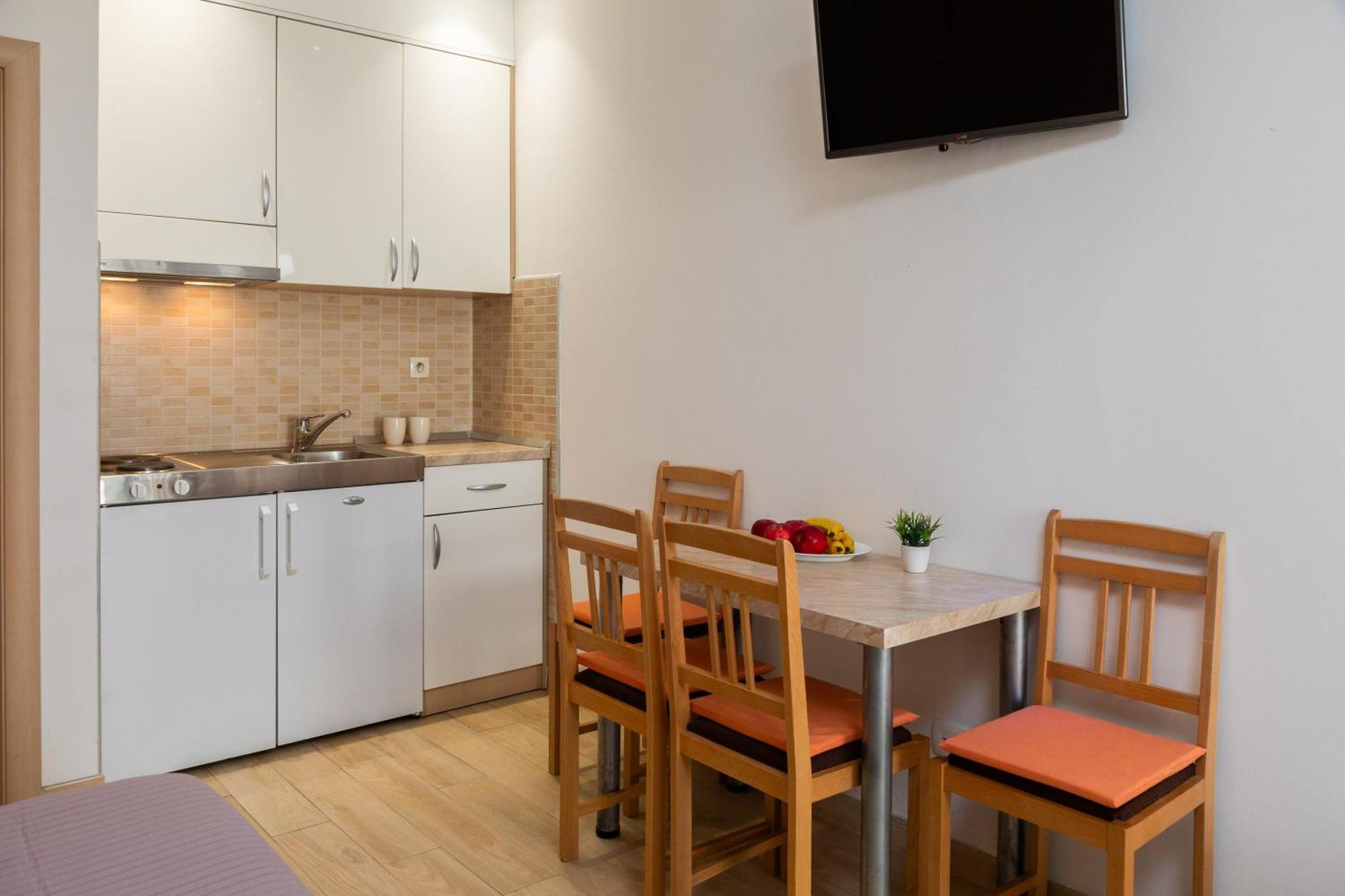Sunny Apartment Makarska