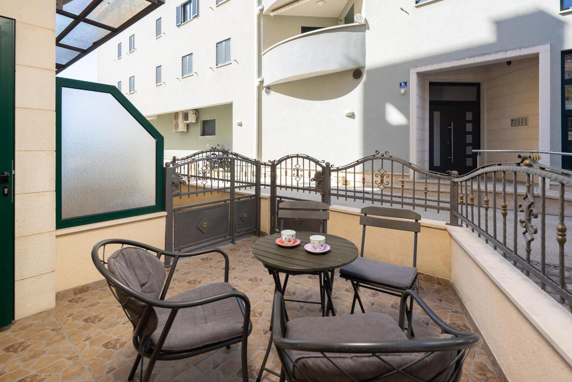 Sunny Apartment Makarska
