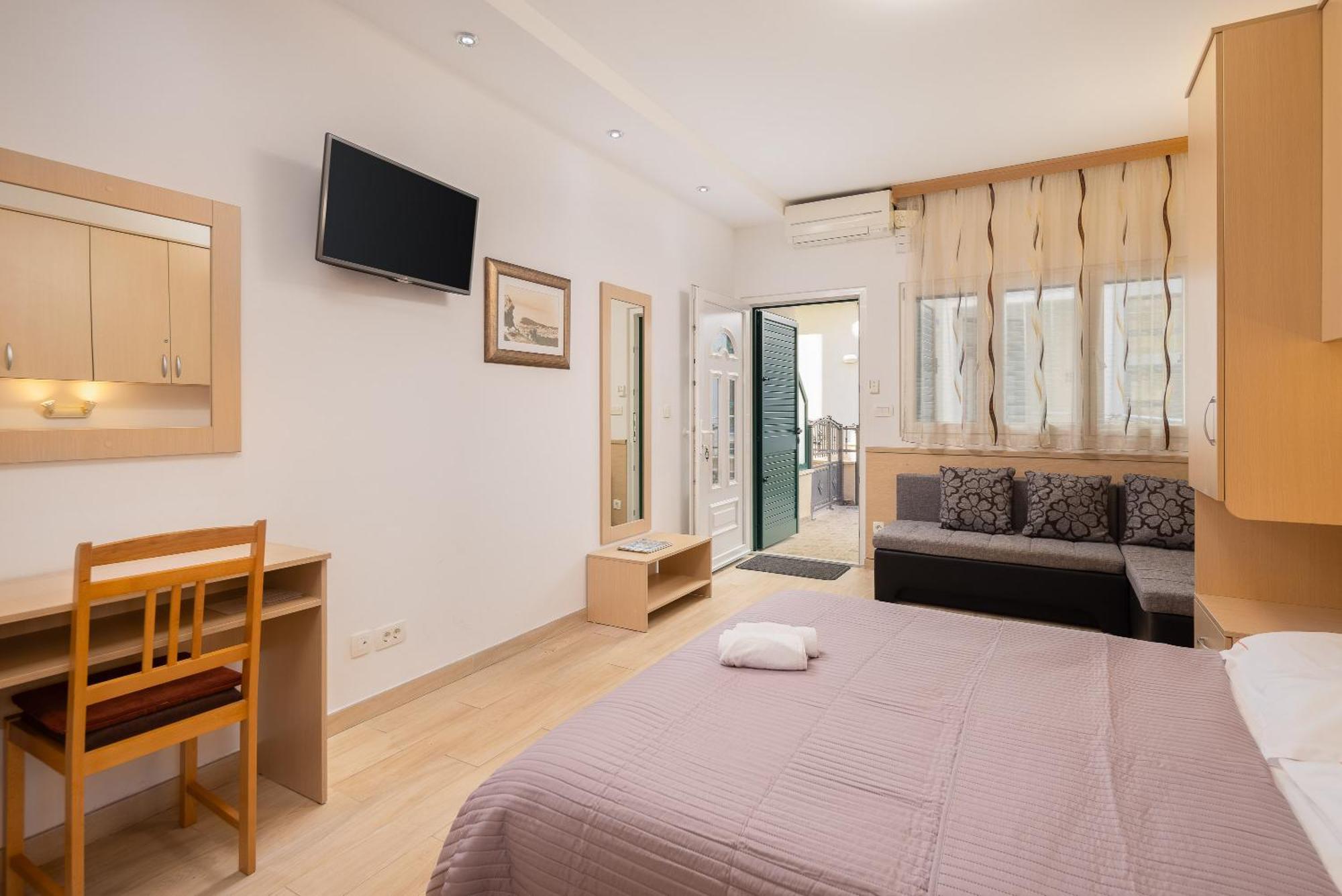 Sunny Apartment *