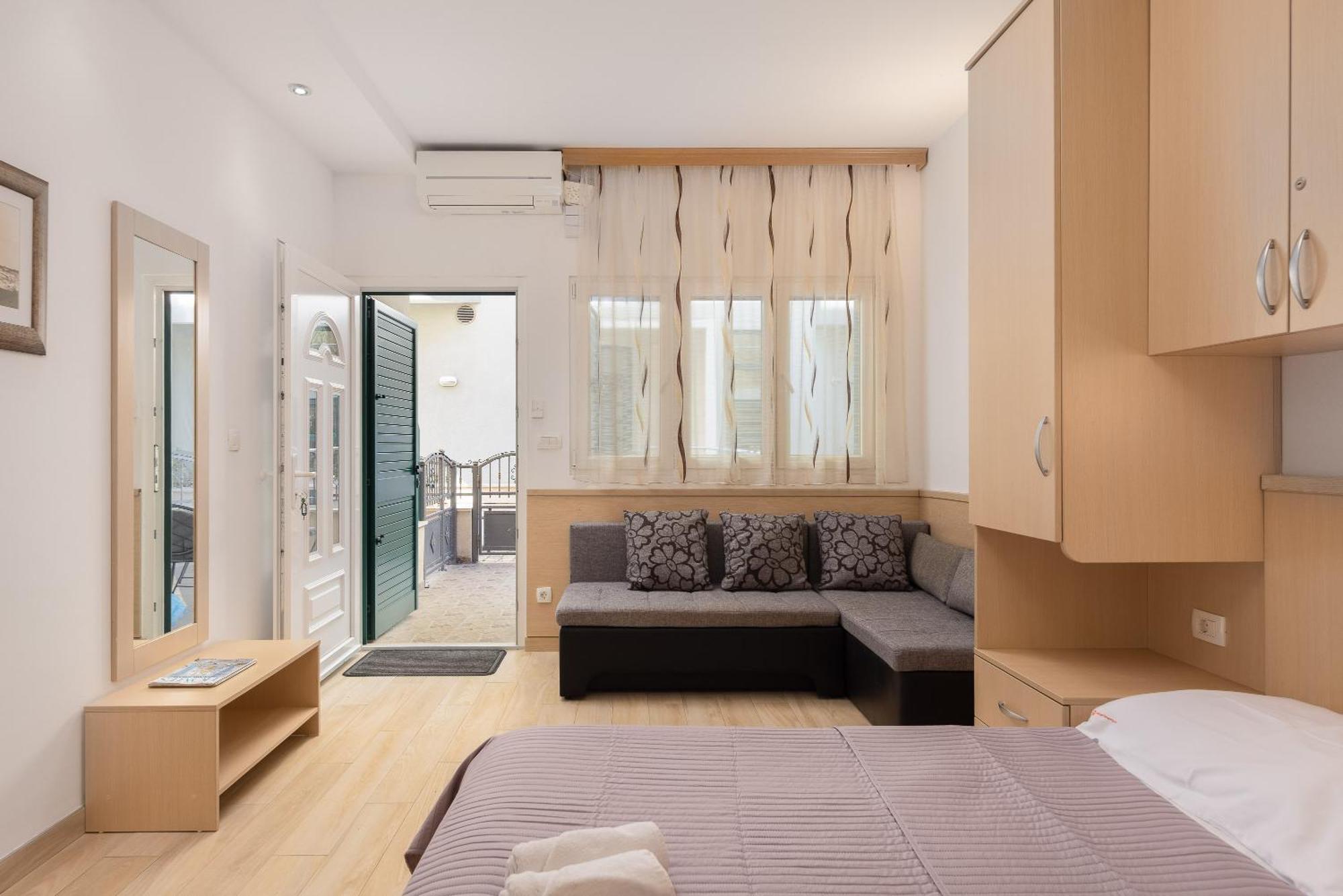 Sunny Apartment Makarska